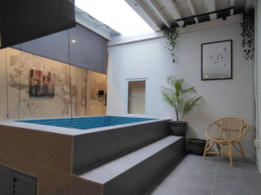 Heritage House 2BR with Dipping Pool in Town walkto Street Art 45